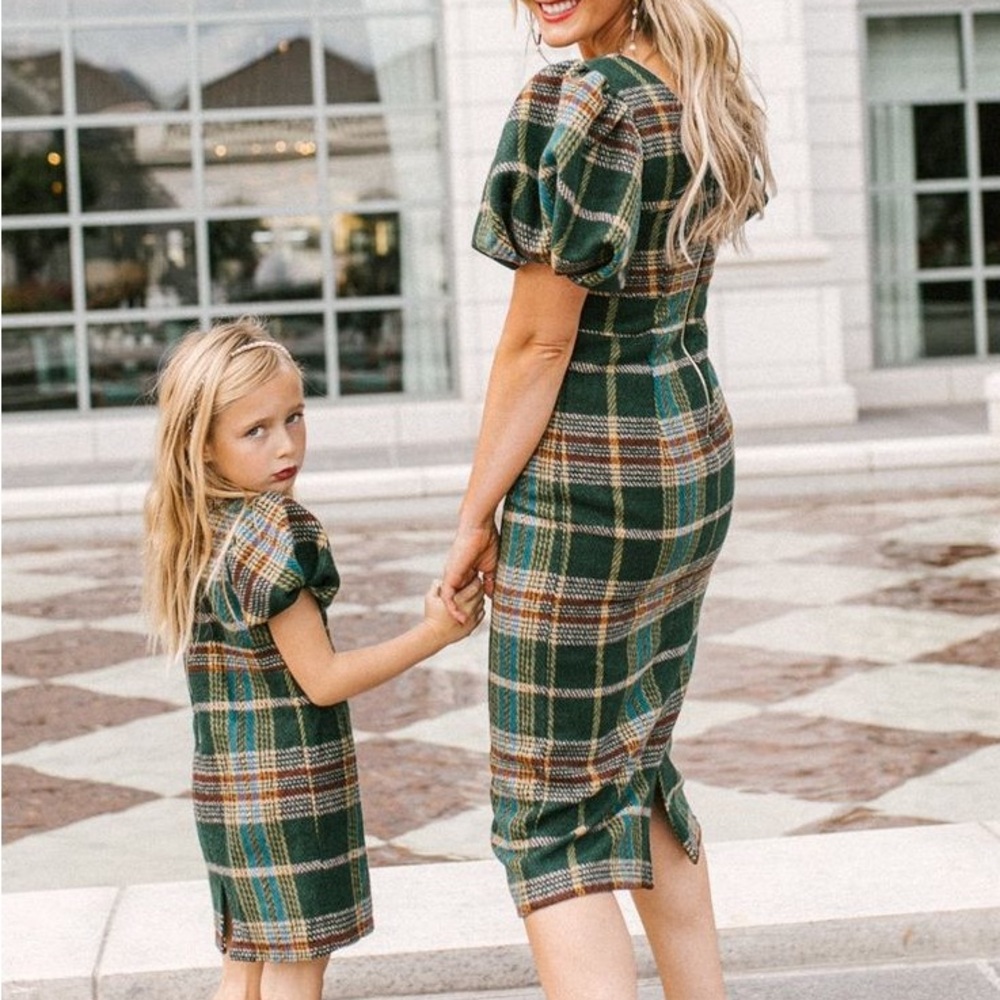 Ivy City Co Green Plaid Midi Dress